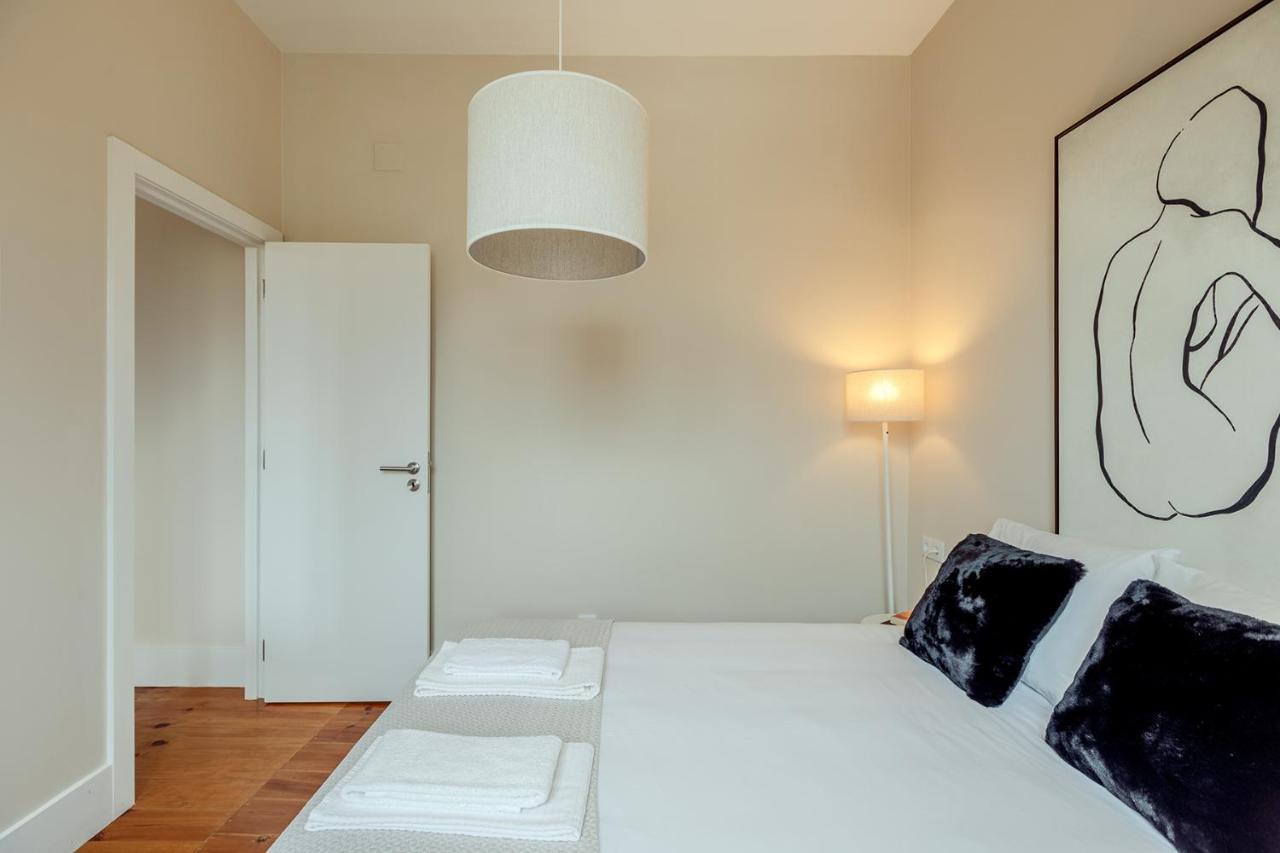 Sunny House - Bright 2 Bedroom Apartment W/ Office Lisboa Eksteriør billede